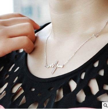 Necklace Love Shaped Titanium Steel Heartbeat Lockbone Chain Heart Pendant Necklace Necklace Women Gold Chain Choker - Mubimart