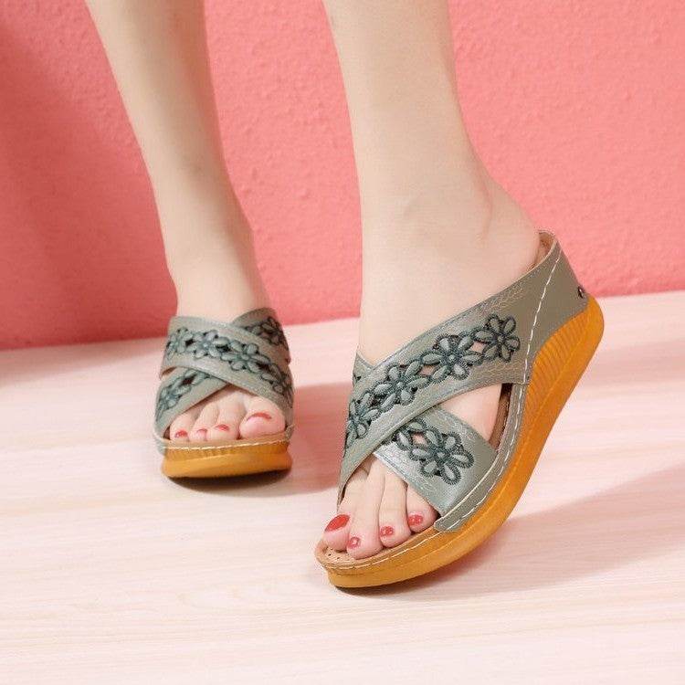 Women Wear Lightweight Hollow Cross Slippers - Mubimart