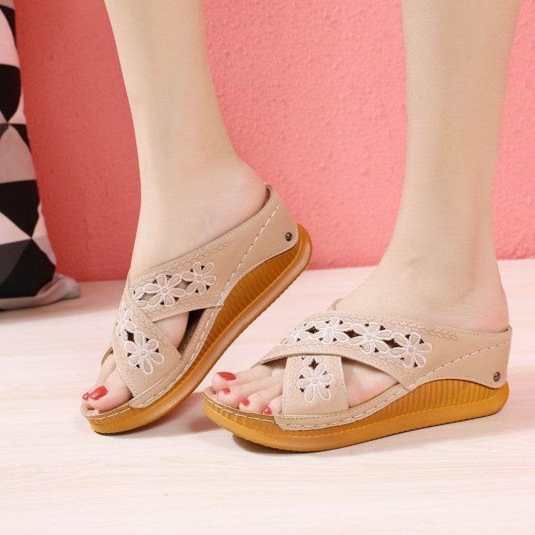 Women Wear Lightweight Hollow Cross Slippers - Mubimart