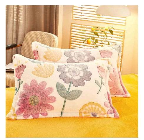 A Pair Of Winter Velvet Pillowcases To Keep Warm - Mubimart