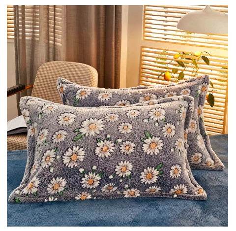 A Pair Of Winter Velvet Pillowcases To Keep Warm - Mubimart