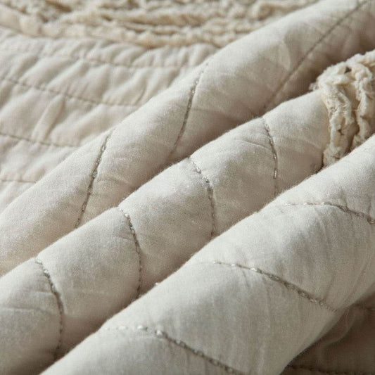 Embroidered quilted quilt - Mubimart