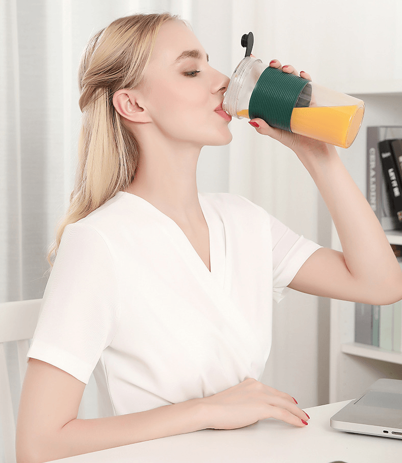 Mini USB Rechargeable Portable Blender Electric Fruit Juicer Kitchen Smoothie Maker Lightweight Sports Bottle Multifunction Blender - Mubimart