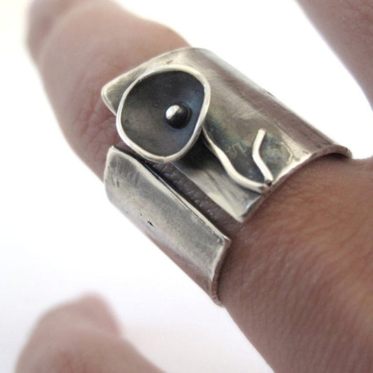 Women's Fashion Vintage Flower Shape Ring