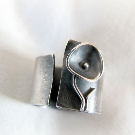 Women's Fashion Vintage Flower Shape Ring