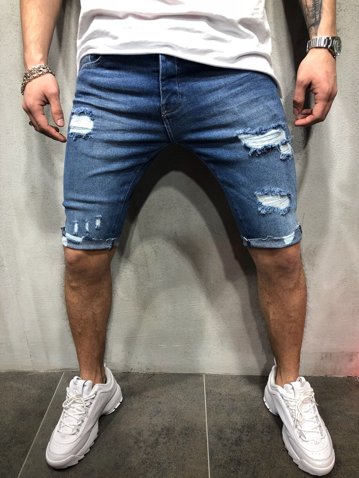 Denim shorts met smalle gaten en smalle heren shorts