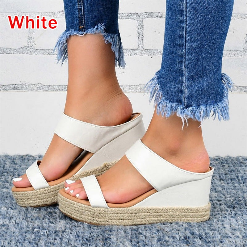 Lady's sandals with wedge heel twine