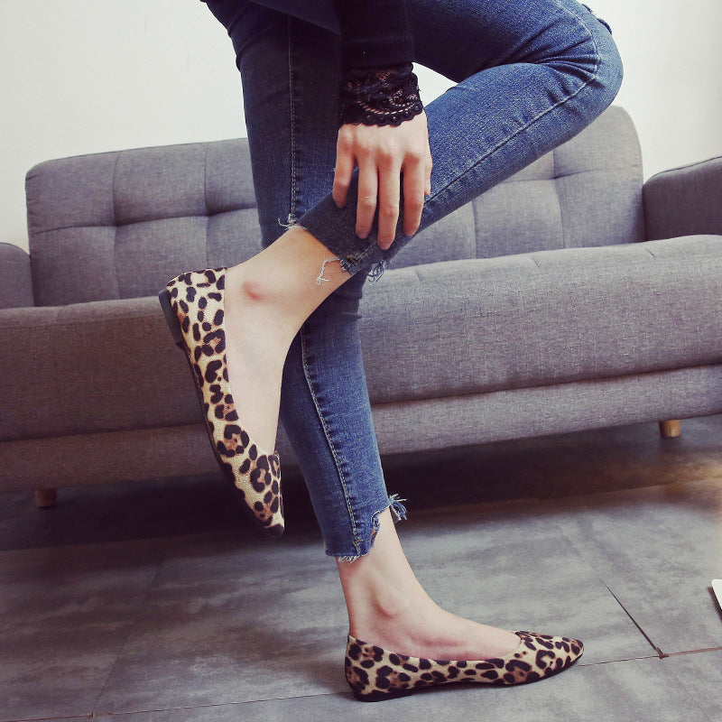 Leopard-print pointed toe flats