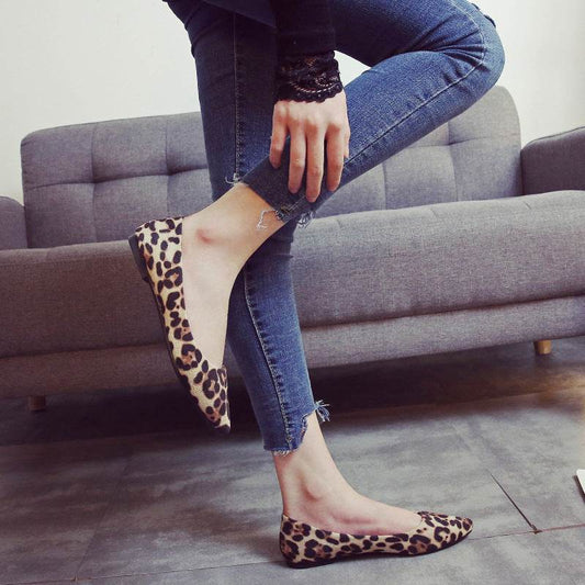 Leopard-print pointed toe flats - Mubimart