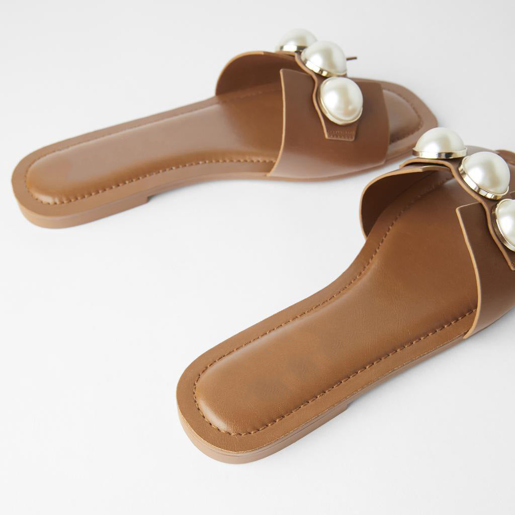 Women's flat sandals