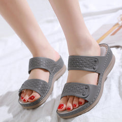 Oversized Wedge Heel Embossed Rivet Slippers