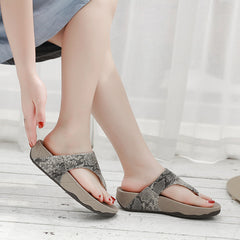 Hausschuhe Sommer Neue Strand Slides Wedges Plattform Weiche Flip-Flops Dicke Unterseite Bequeme Mode Damenschuhe