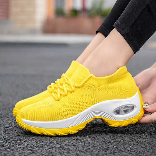 Sport Frauen fliegen stricken Socken schütteln Schuhe