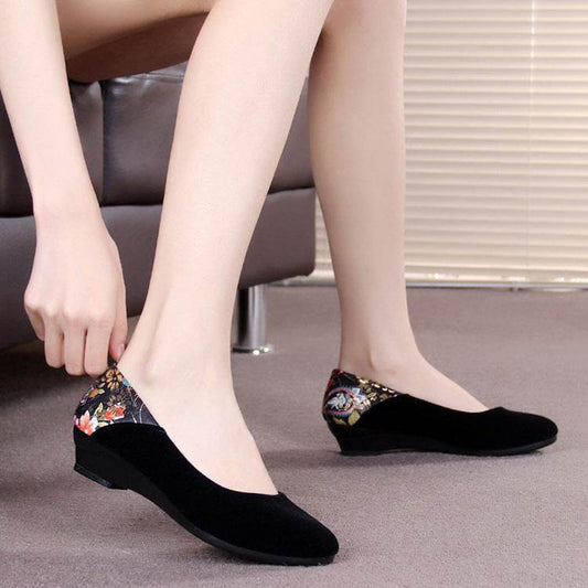 Cloth shoes wedge heel low heel work shoes soft bottom mother shoes - Mubimart