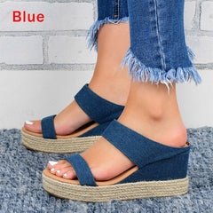 Lady's sandals with wedge heel twine