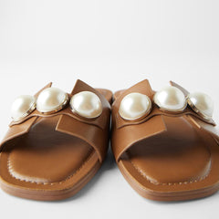 Women's flat sandals