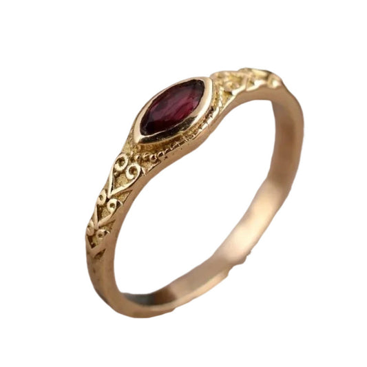 Fashion Ancient Gold Pattern Ruby Ring