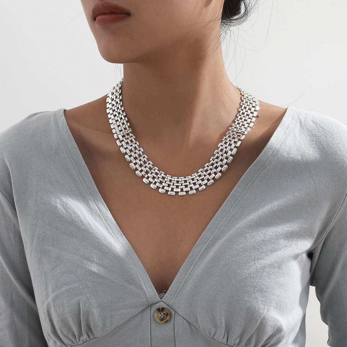 Exaggerated Atmosphere Hollow Chain Necklace Women - Mubimart