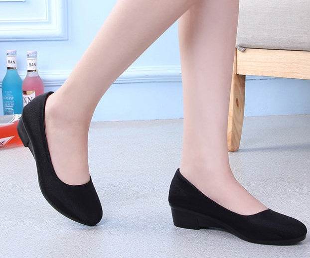 Cloth shoes wedge heel low heel work shoes soft bottom mother shoes - Mubimart