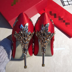 Spitz zulaufende Stiletto-High-Heels