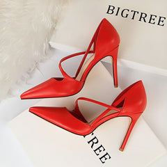 Women's side hollow stiletto