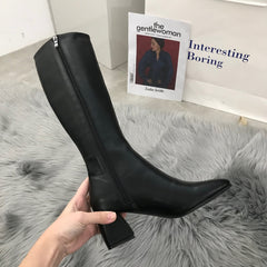 But Damen-Stiefel mit seitlichem Reißverschluss und quadratischer Zehenpartie