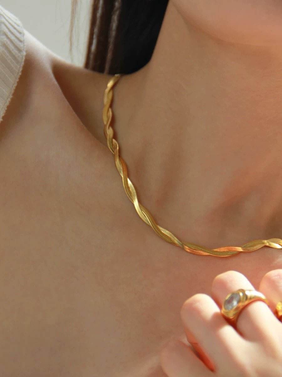 Elegant Gold-Tone Twisted Chain Choker Necklace For Women - Mubimart