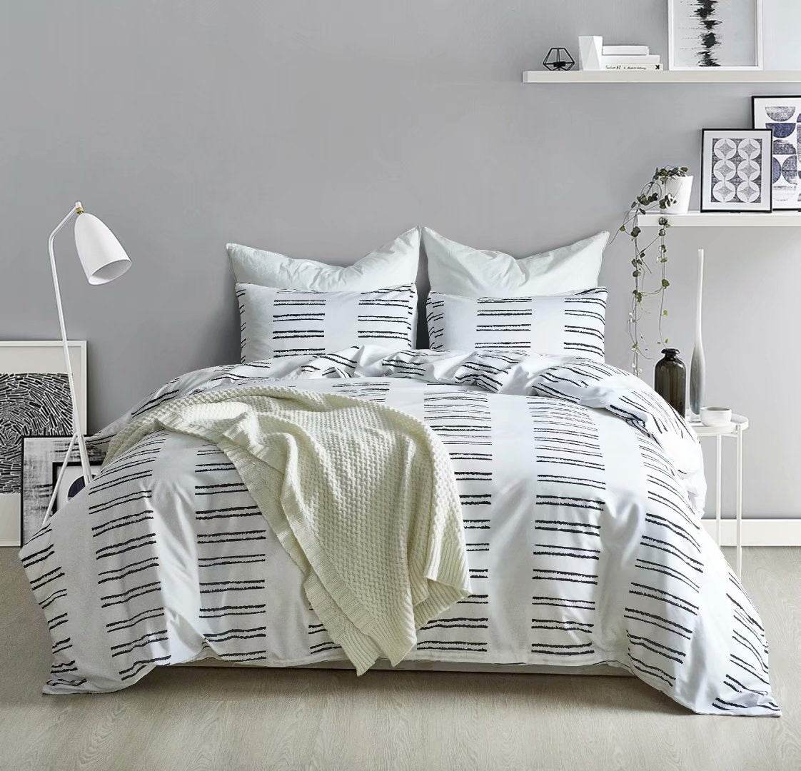 Bedding Three Sets Of Quilts And Sheets - Mubimart