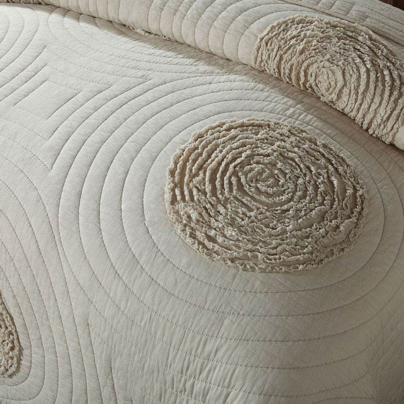 Embroidered quilted quilt - Mubimart