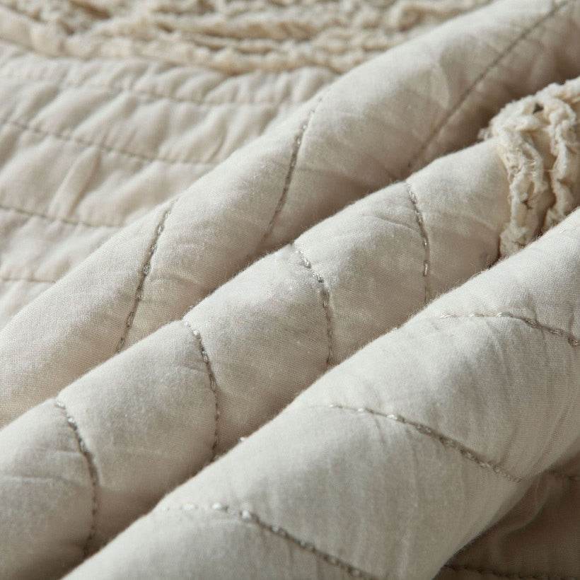 Embroidered quilted quilt - Mubimart