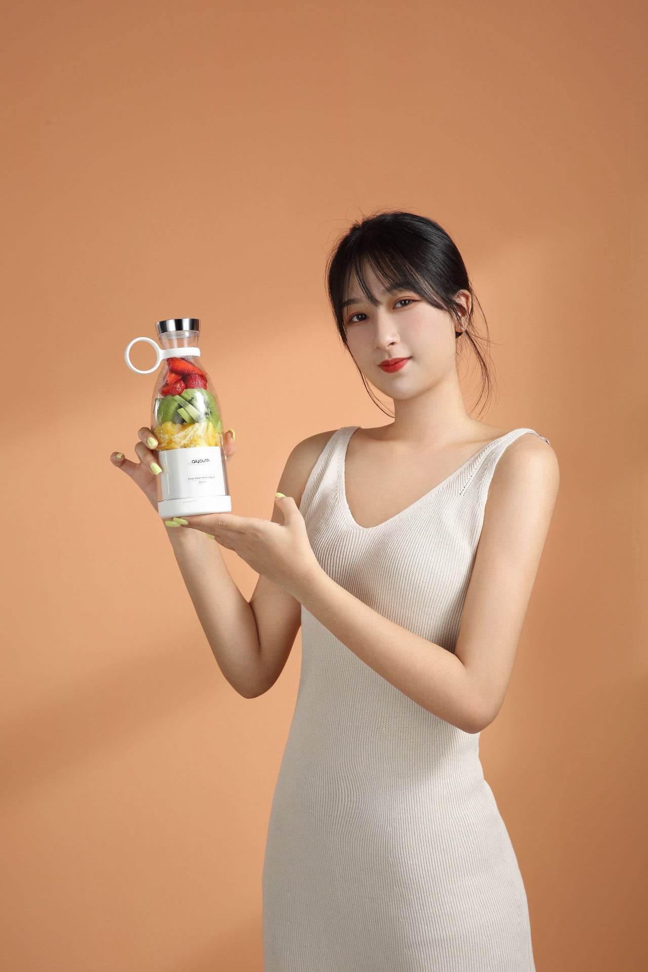 Handheld Small Electric Portable Mini Juicer - Mubimart