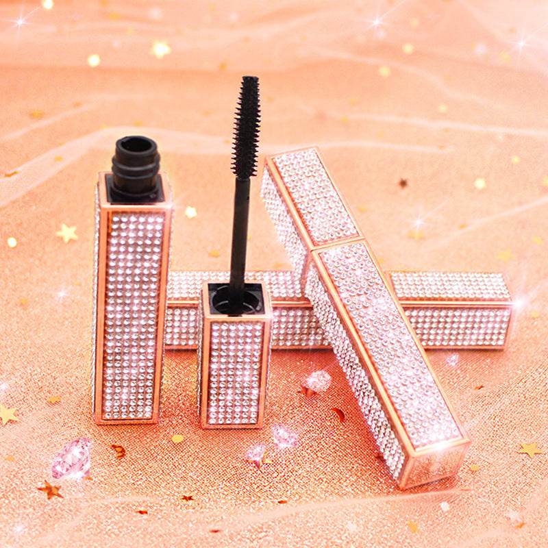 Long, shiny and warbling mascara. - Mubimart