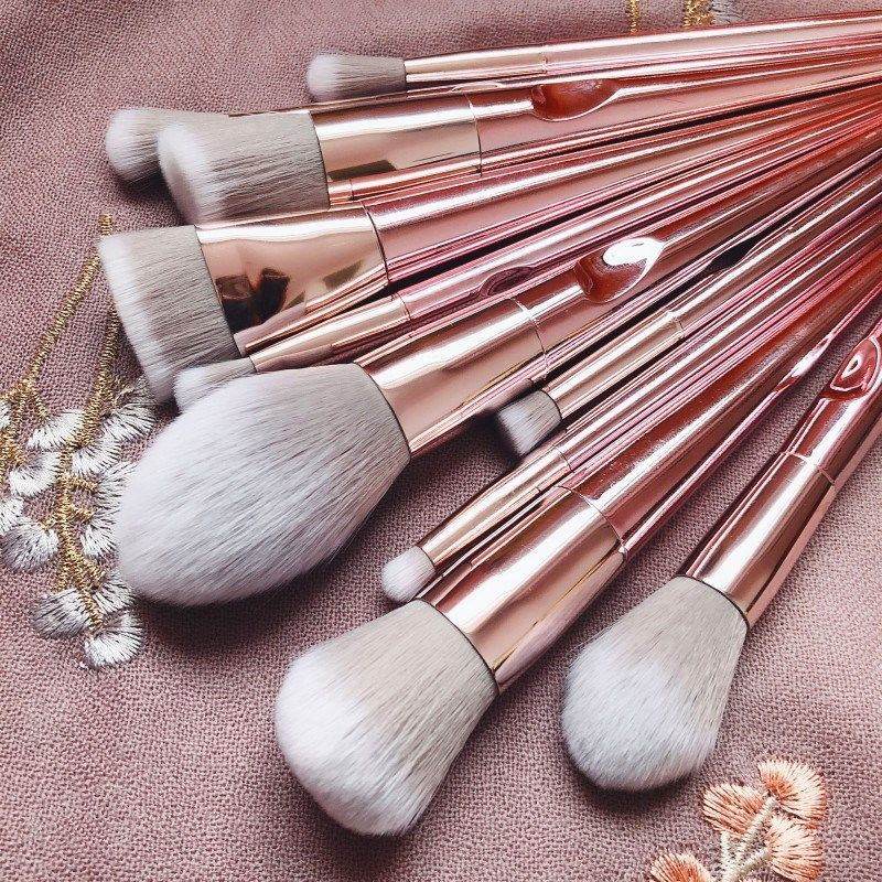 Makeup brush - Mubimart