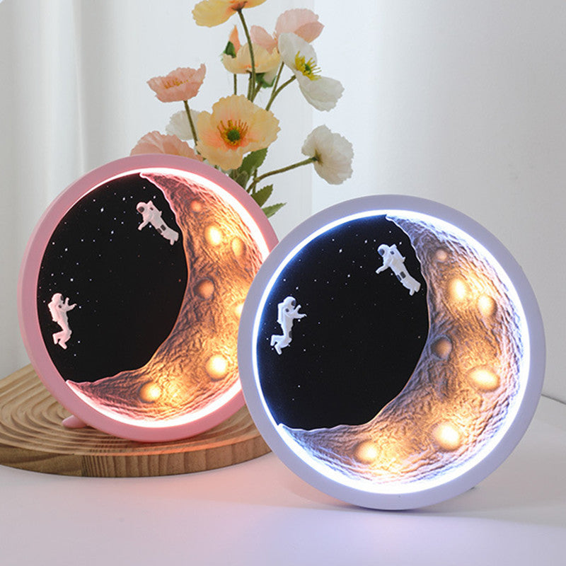 Moon Astronaut Wireless Bluetooth Speaker Home Decor - Mubimart - Lamp +Bluetooth Speaker 