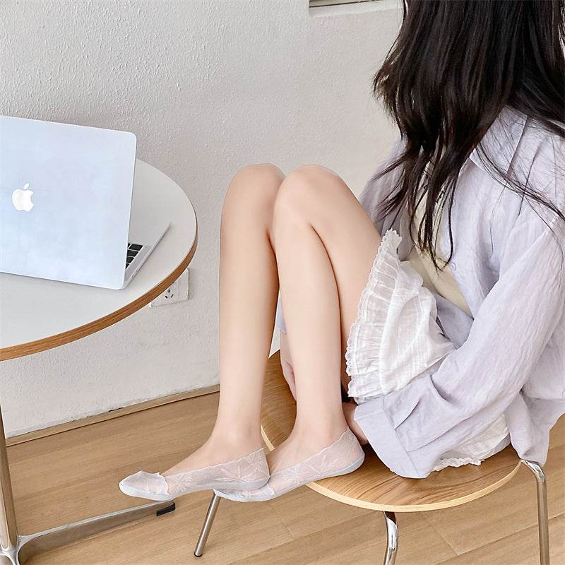 Maple Leaf Shallow Mouth Lace Invisible Terry Bottom Women's Low-cut Liners Socks - Mubimart