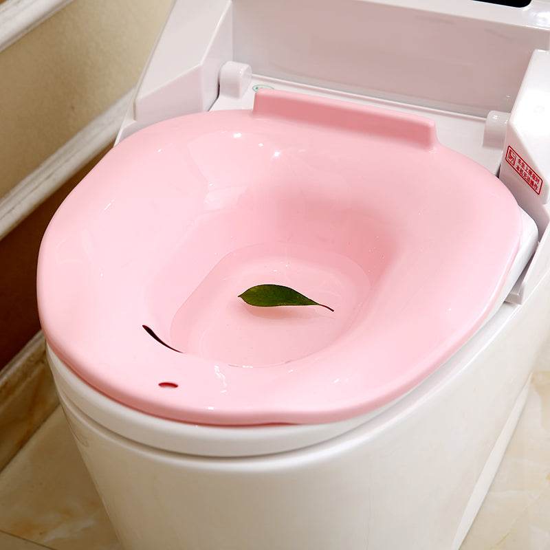 Pregnant women flushing bidet - Mubimart