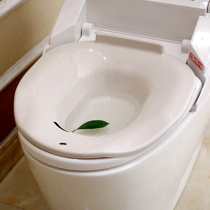 Pregnant women flushing bidet - Mubimart
