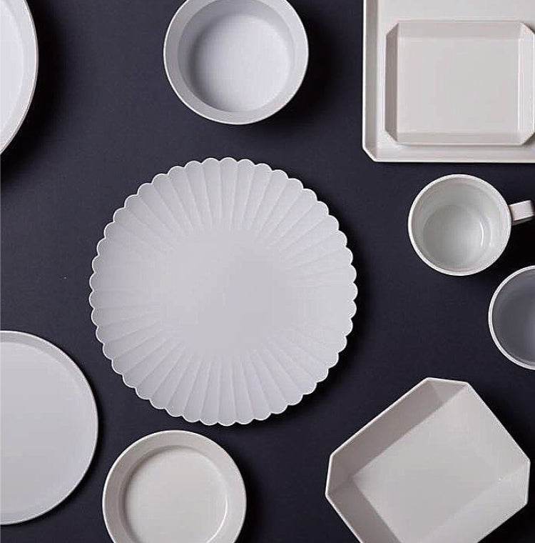Simple Gray And White Frosted Chrysanthemum Dinner Plate - Mubimart