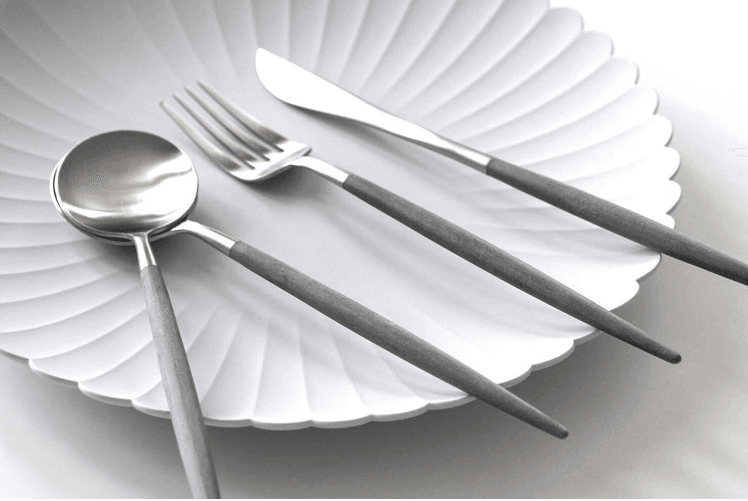 Simple Gray And White Frosted Chrysanthemum Dinner Plate - Mubimart