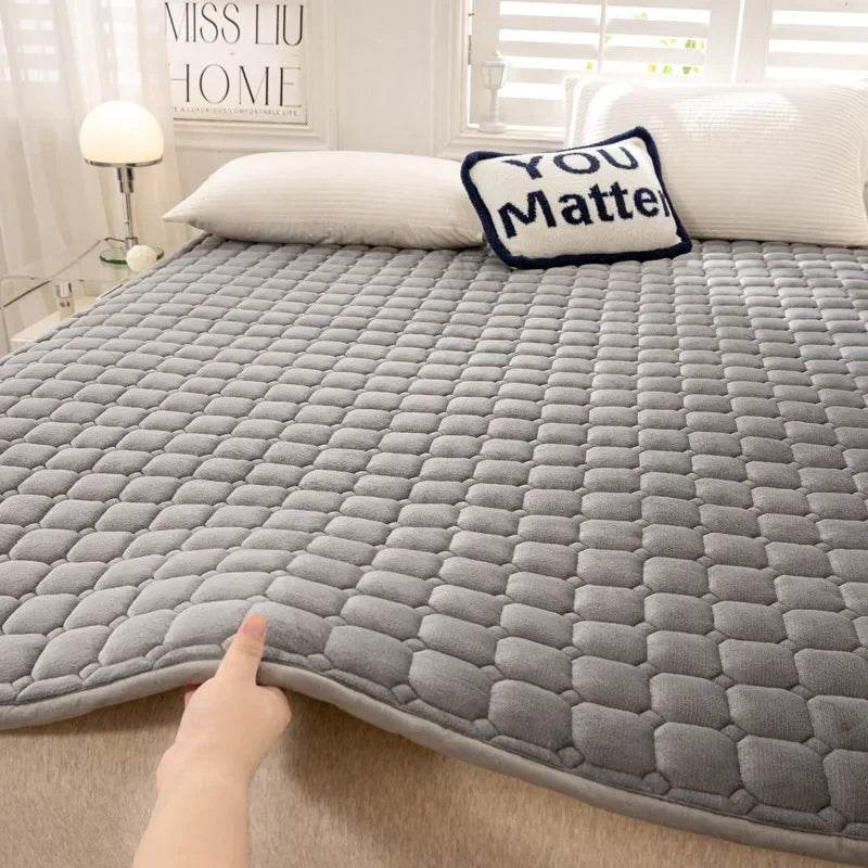 Thick Milk Fiber Mattress Quilted Bed Protection Cushion Anti-static Fleece-lined Mattress Cushion - Mubimart