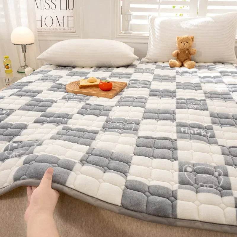 Thick Milk Fiber Mattress Quilted Bed Protection Cushion Anti-static Fleece-lined Mattress Cushion - Mubimart