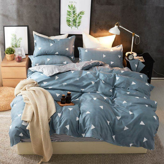 Three or four sets of bedding - Mubimart