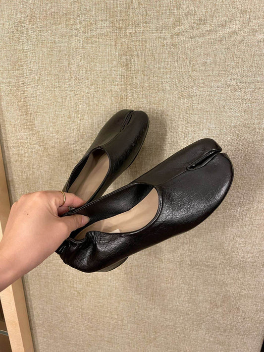 Split-toe Shoes Trotter Horseshoe Pumps - Mubimart