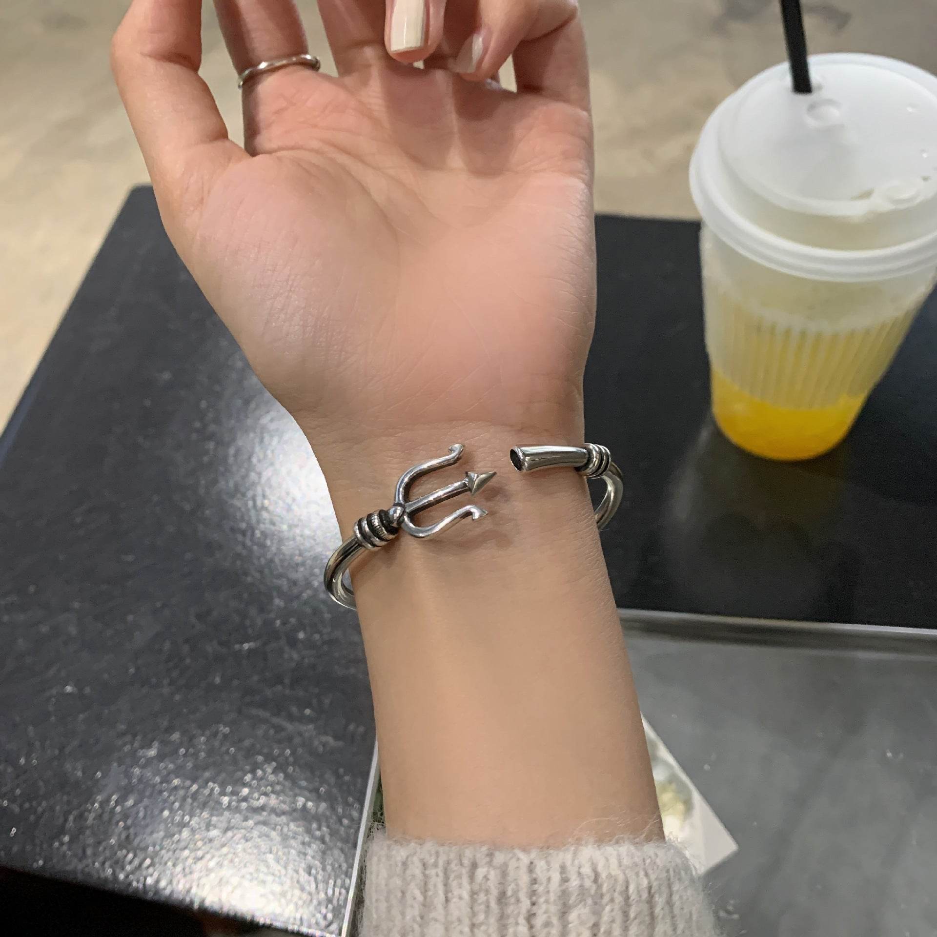 Silver Retro Bangle Bracelet - Mubimart