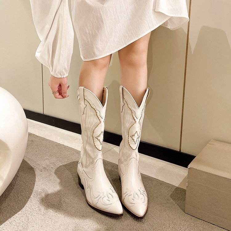 New Plus Size Pointed Embroidery Western Cowboy Boot Women - Mubimart