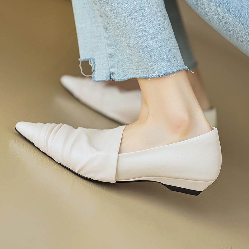 Pointed-toe Low Heel Flat Shoes Black Creamy-white - Mubimart