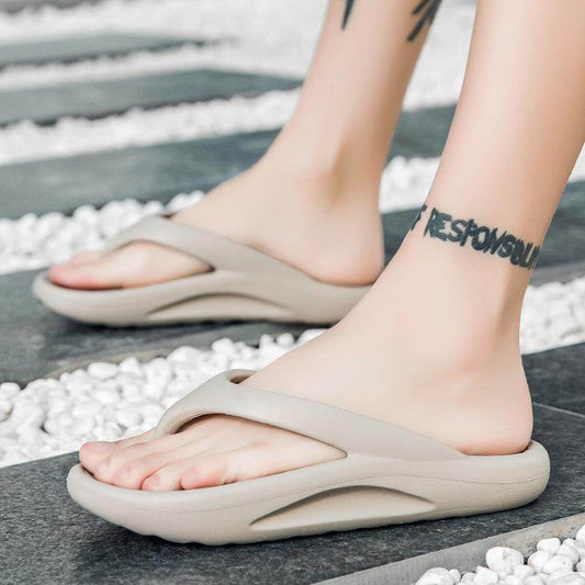 Flip-flops Men Wear Sandy Beach Platform Outside And Step On Shit - Mubimart