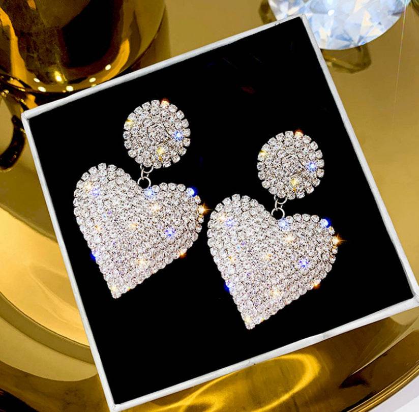 Exaggerated Peach Heart Stud Earrings Women - Mubimart