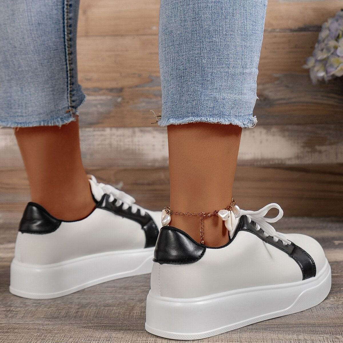 New Lace-up Flats Women Walking Sports Skateboard Shoes Retro Fashion Casual Sneakers - Mubimart